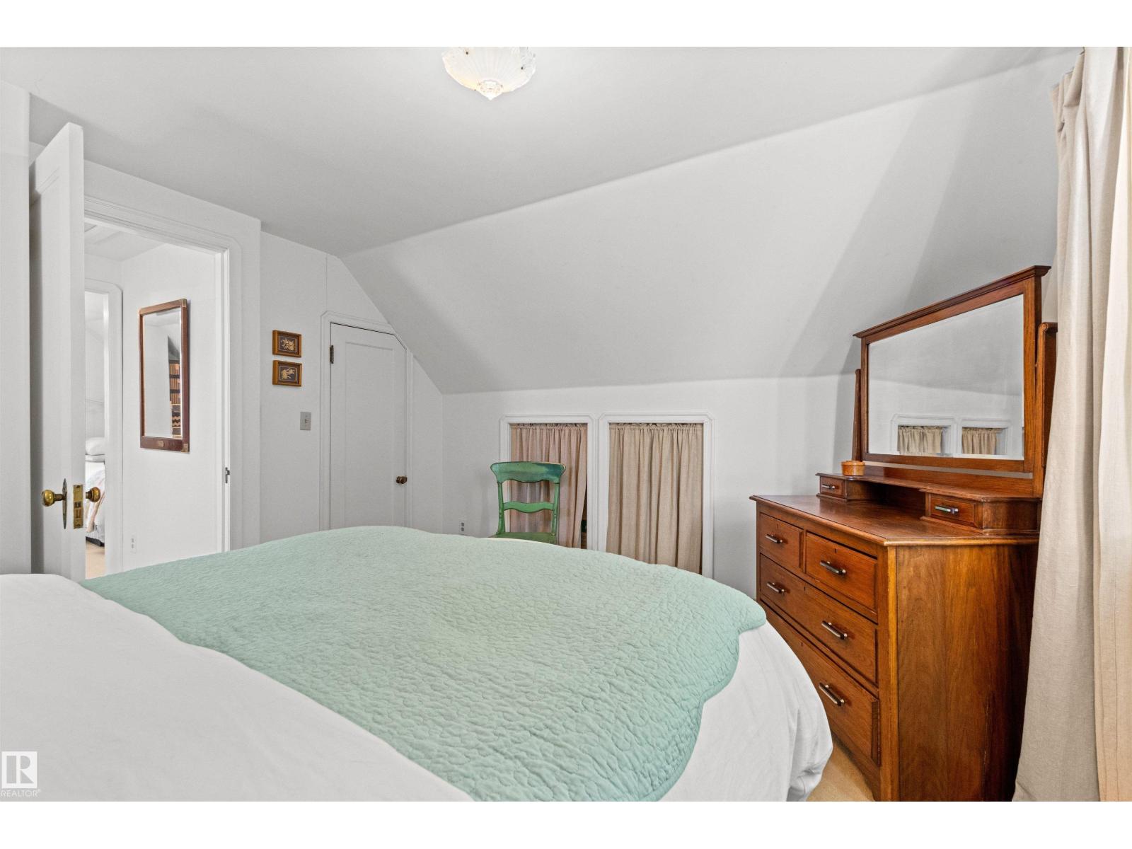 8842 89 ST NW - Image 36