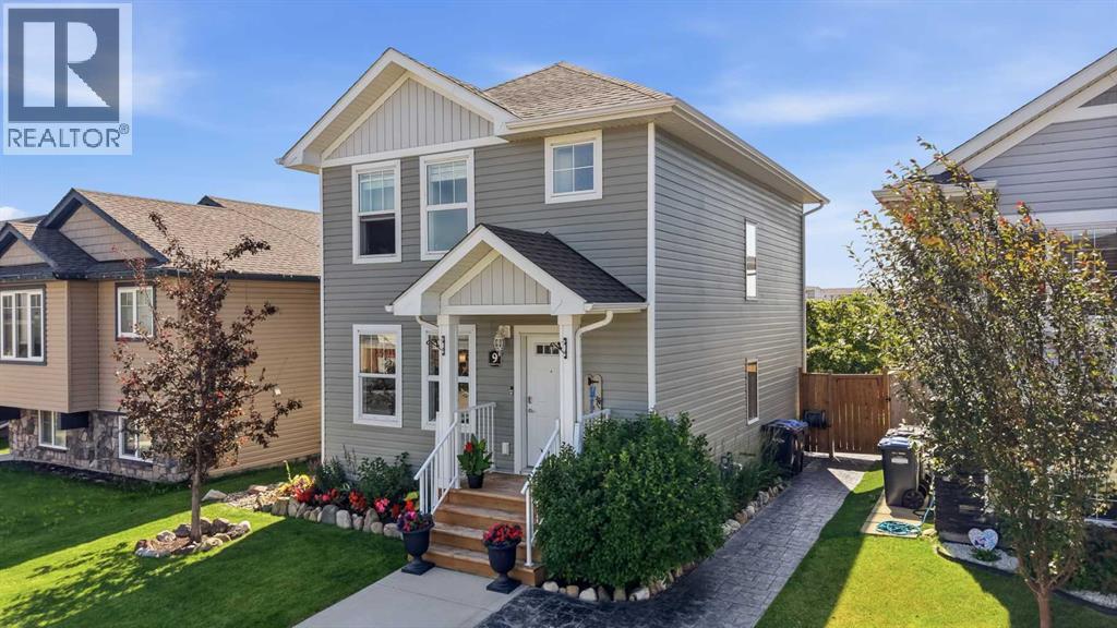 9 Hampton Crescent - 2