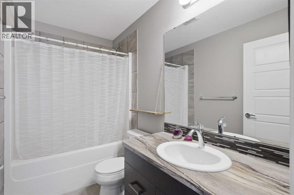 9 Hampton Crescent - Image 24