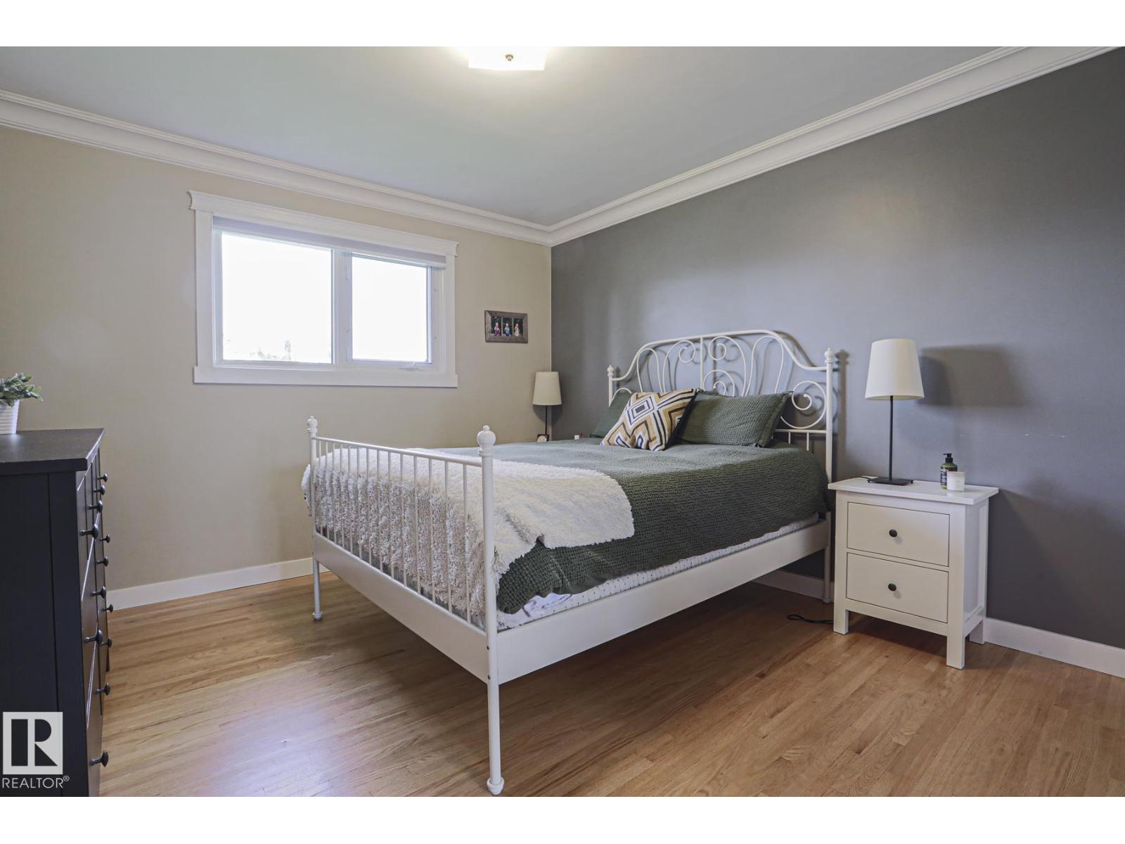4640 102A AV NW - 25