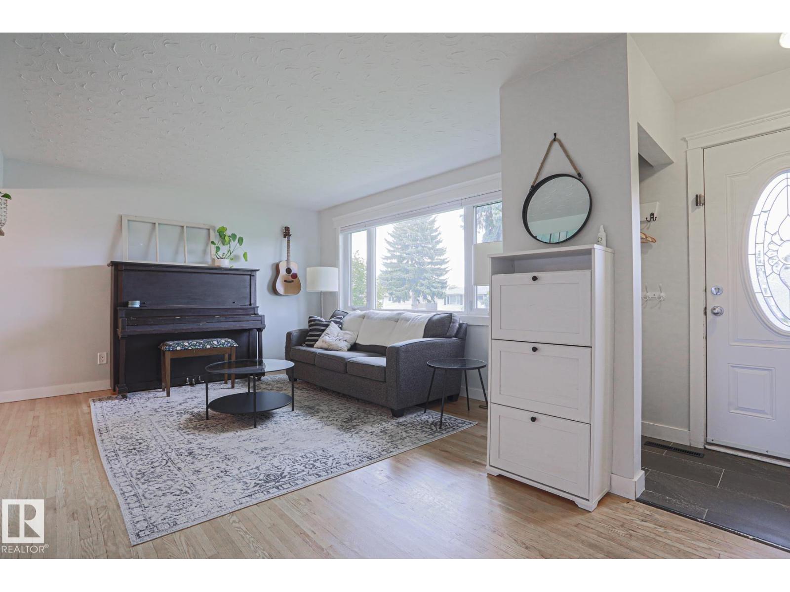 4640 102A AV NW - 3