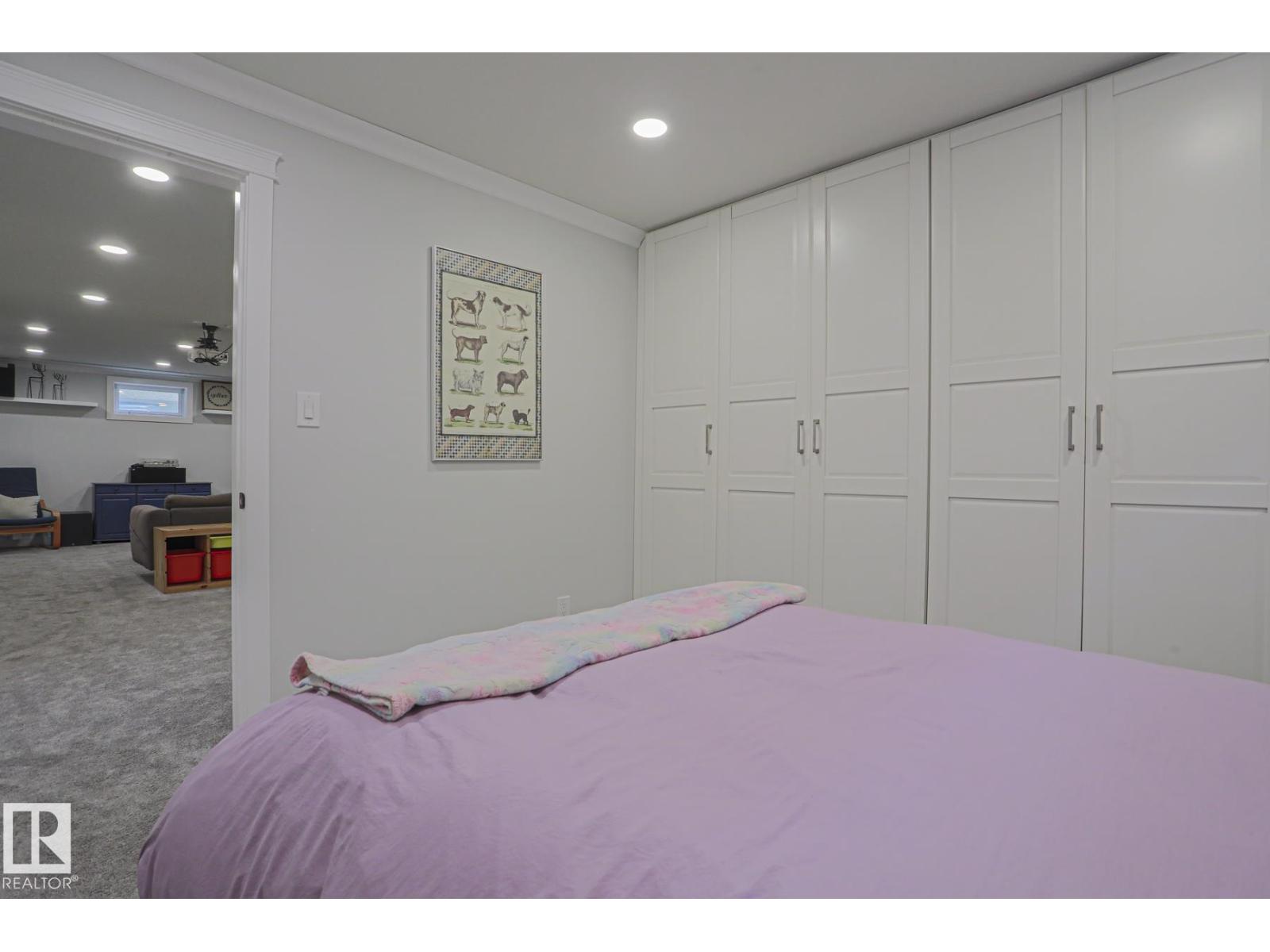 4640 102A AV NW - 40
