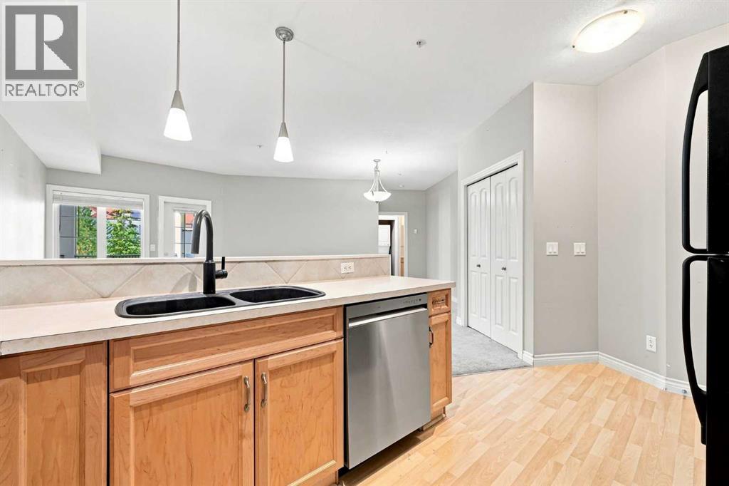 #317 60 Royal Oak Plaza NW - Image 10