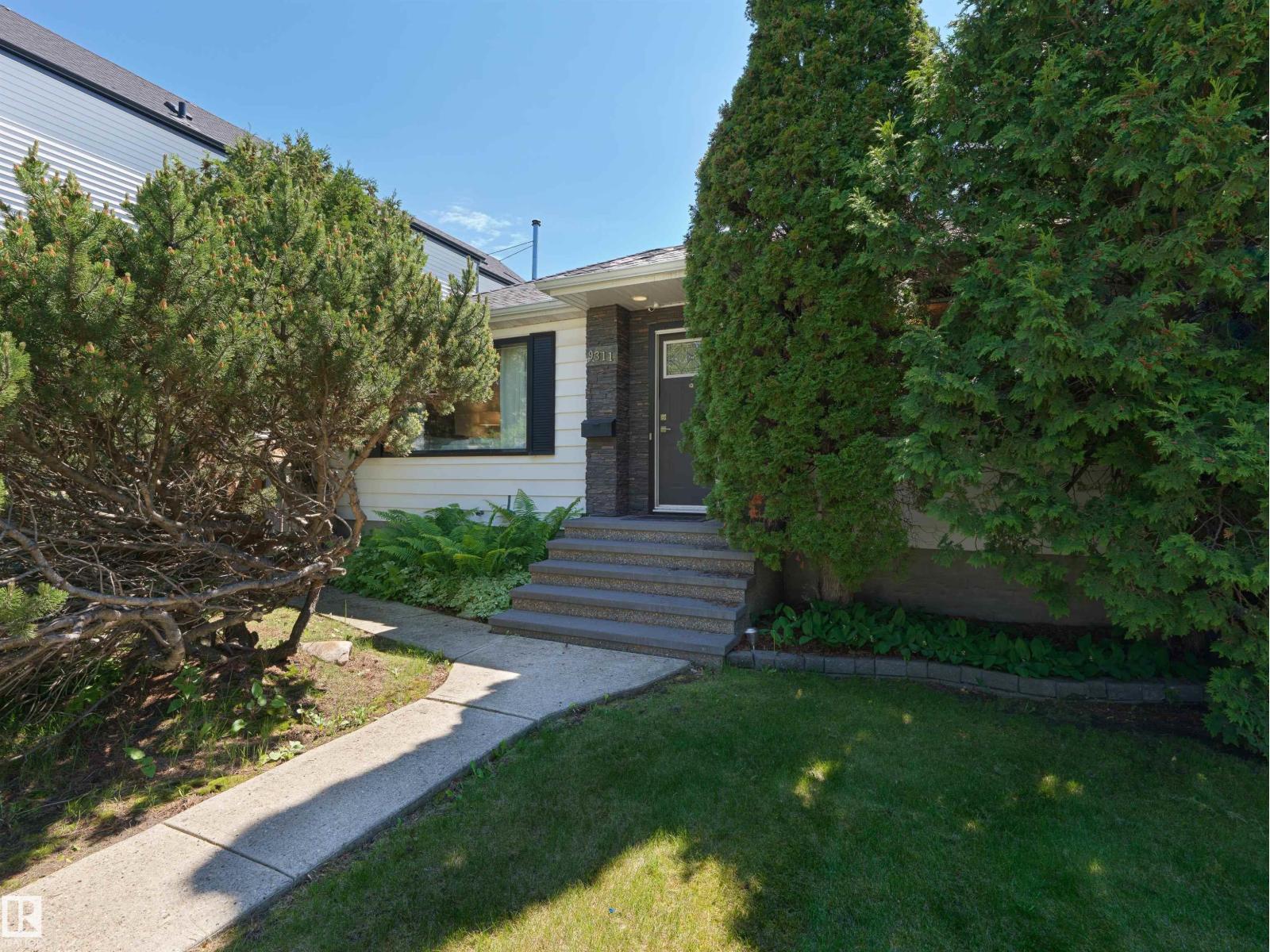 9311 75 AV NW, Ritchie, Edmonton photo 1