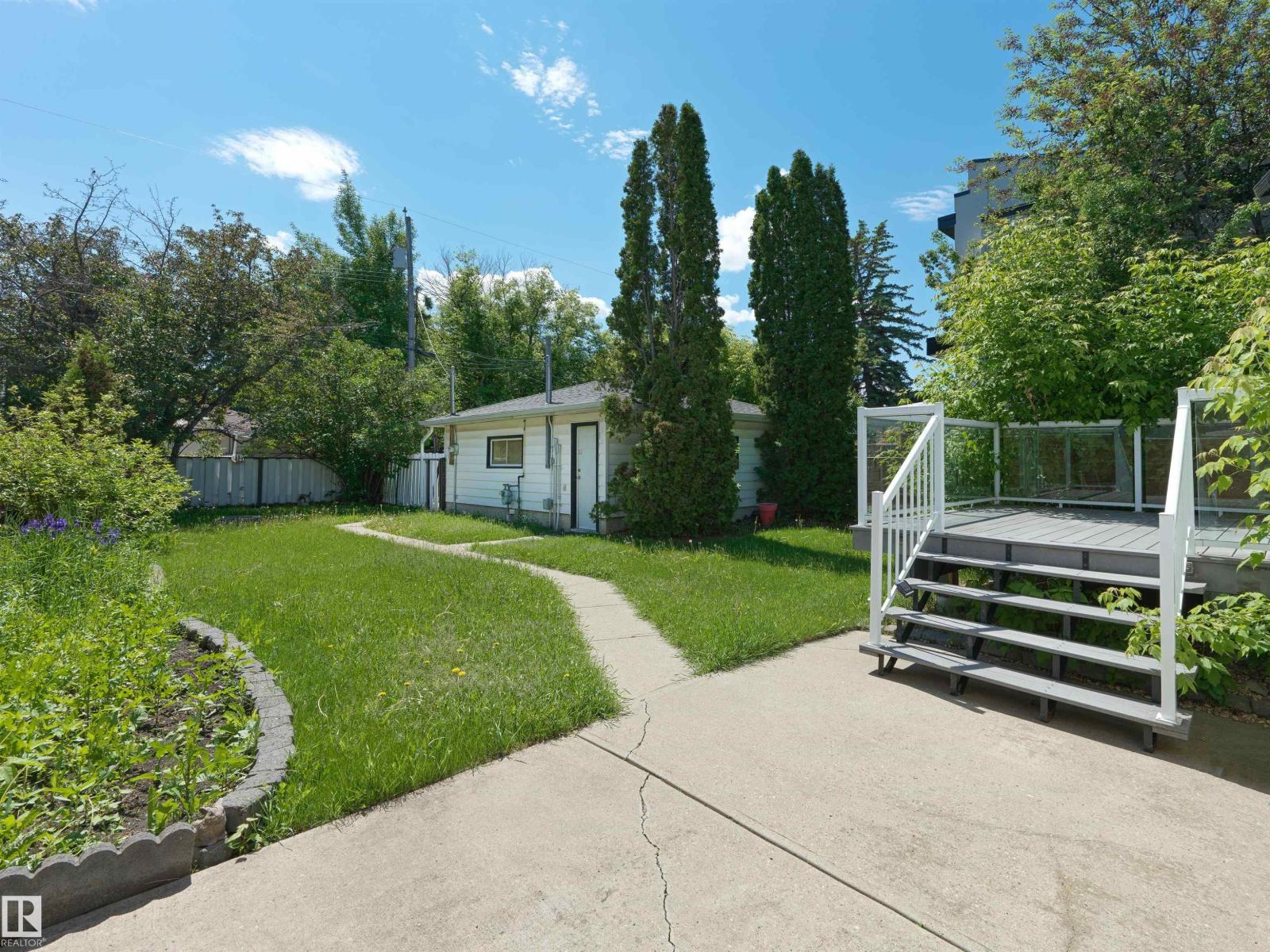 9311 75 AV NW - 21