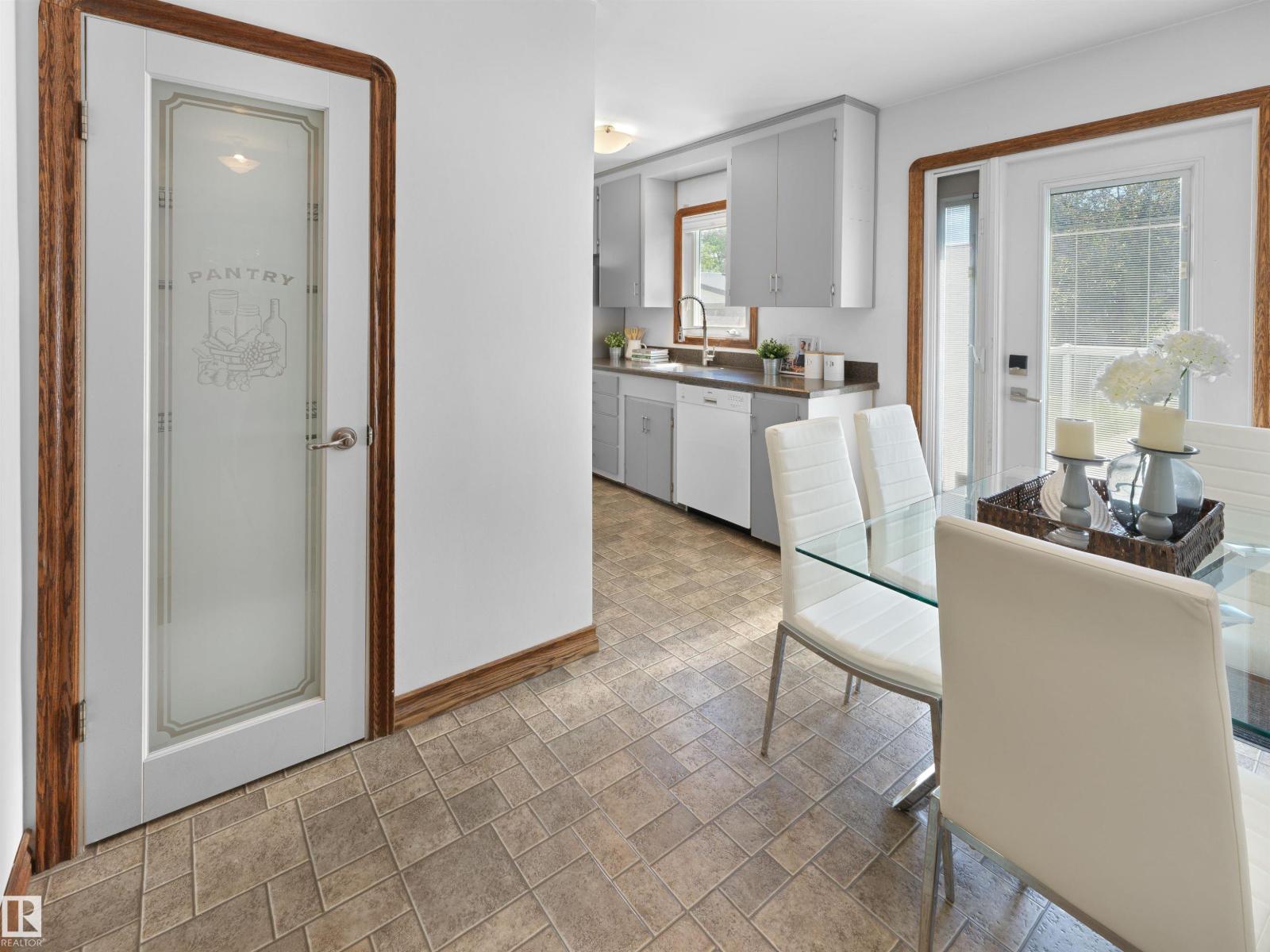 9311 75 AV NW - 6