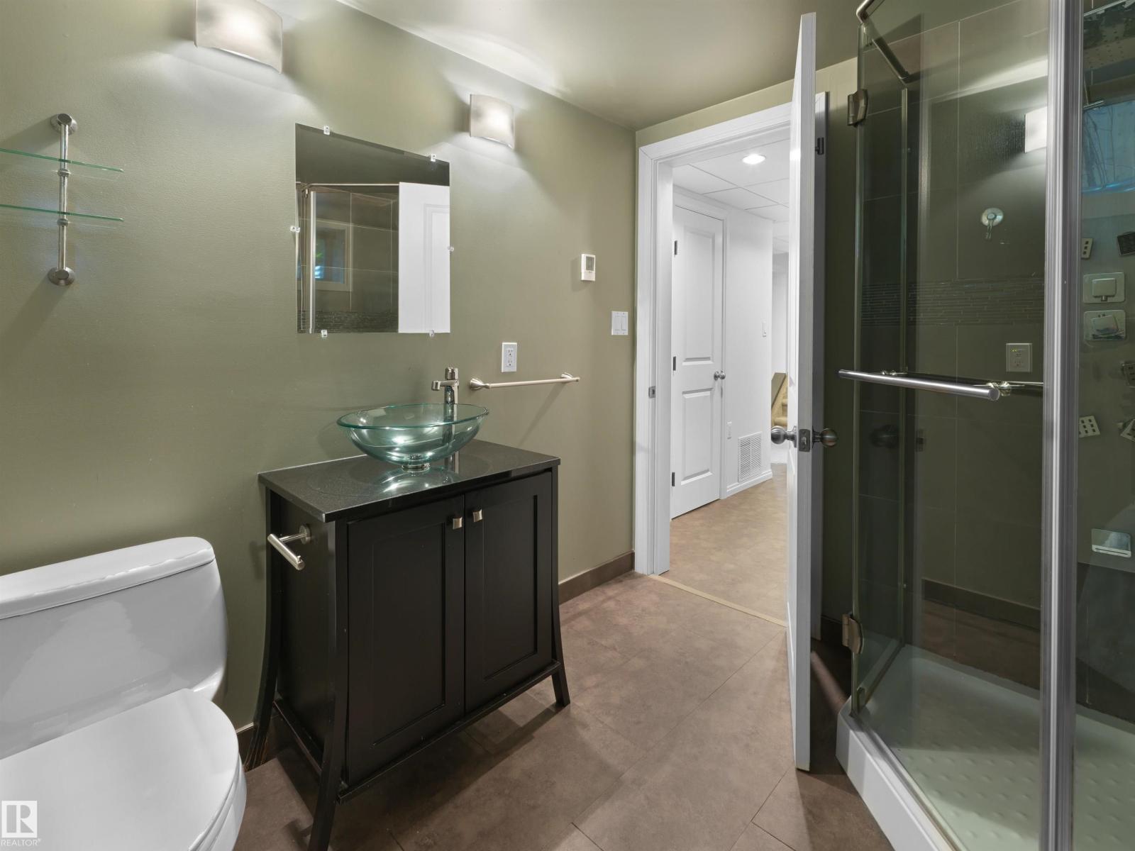 9311 75 AV NW - 19