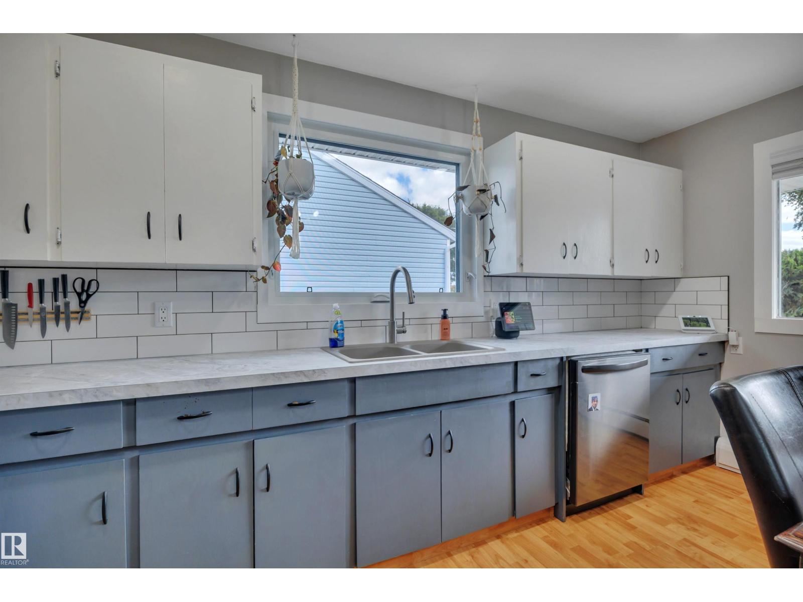 5116 47 AV - Image 15
