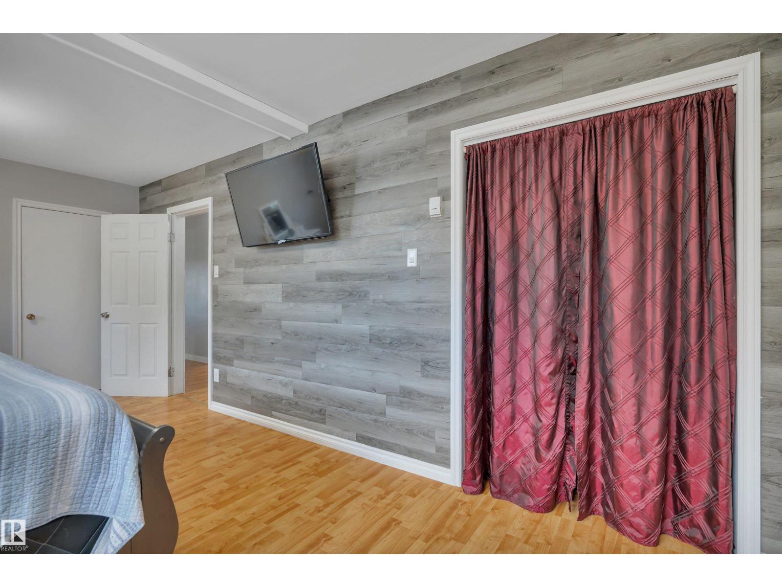 5116 47 AV - Image 20