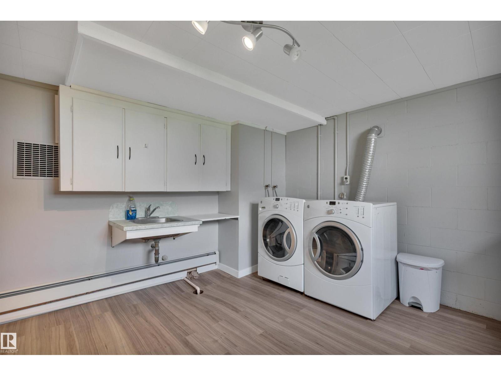 5116 47 AV - Image 36