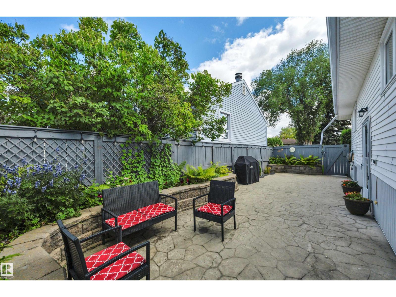 5116 47 AV - Image 47