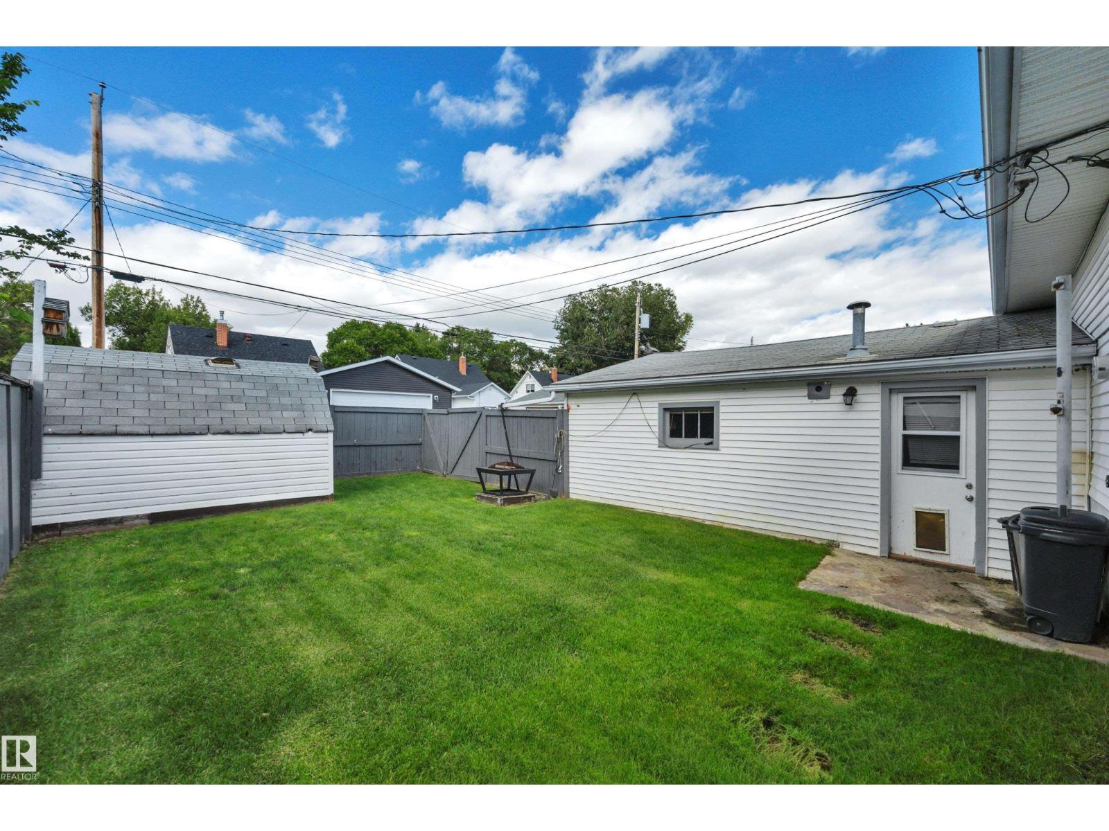 5116 47 AV - Image 48