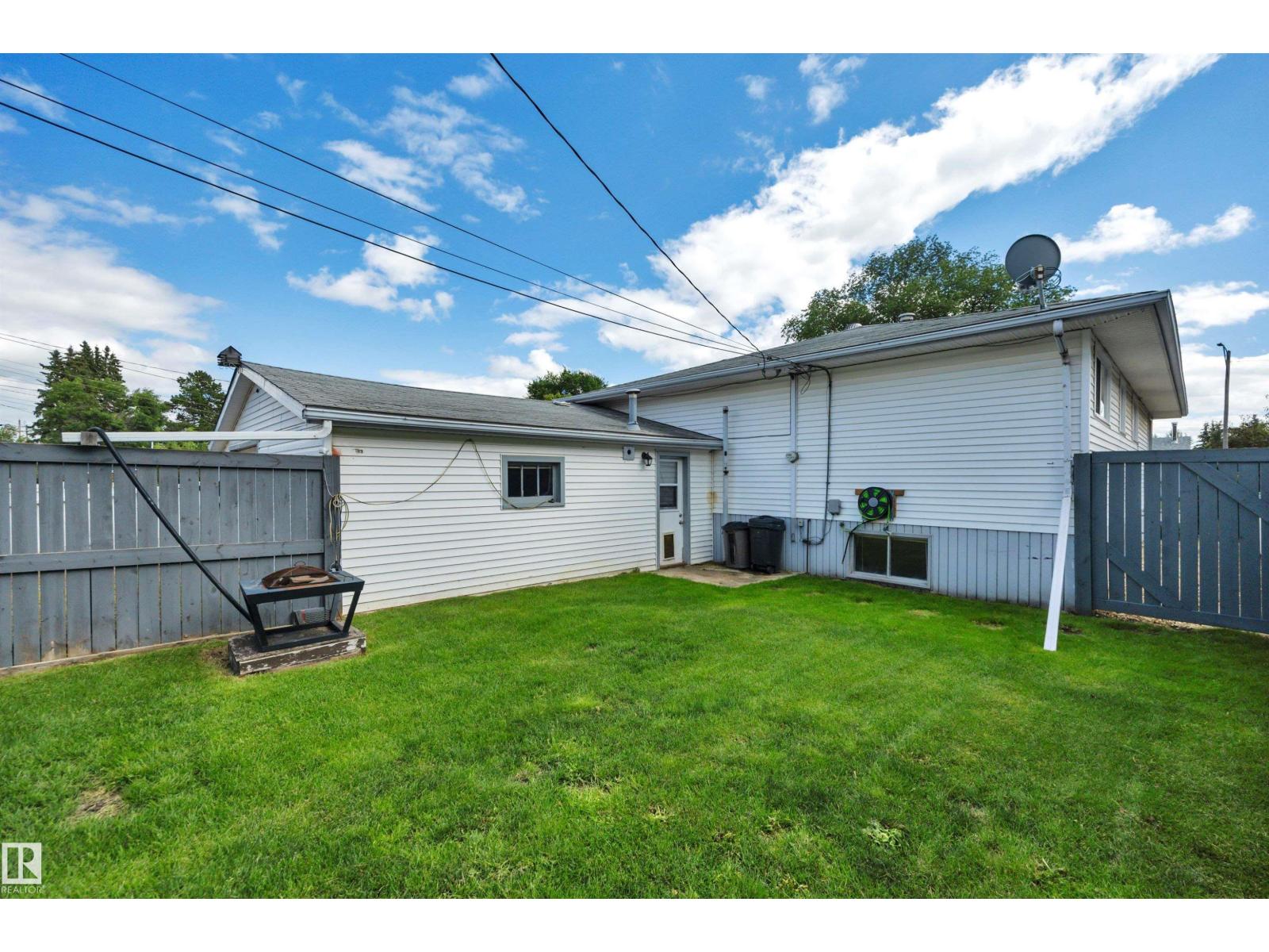 5116 47 AV - Image 49