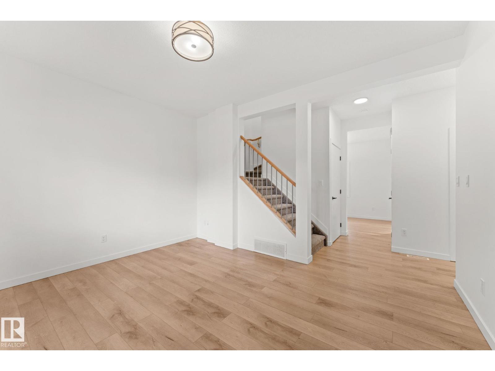 10825 93 ST NW - Image 12