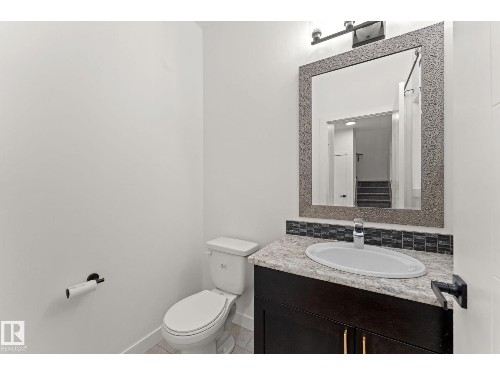 10825 93 ST NW - 7