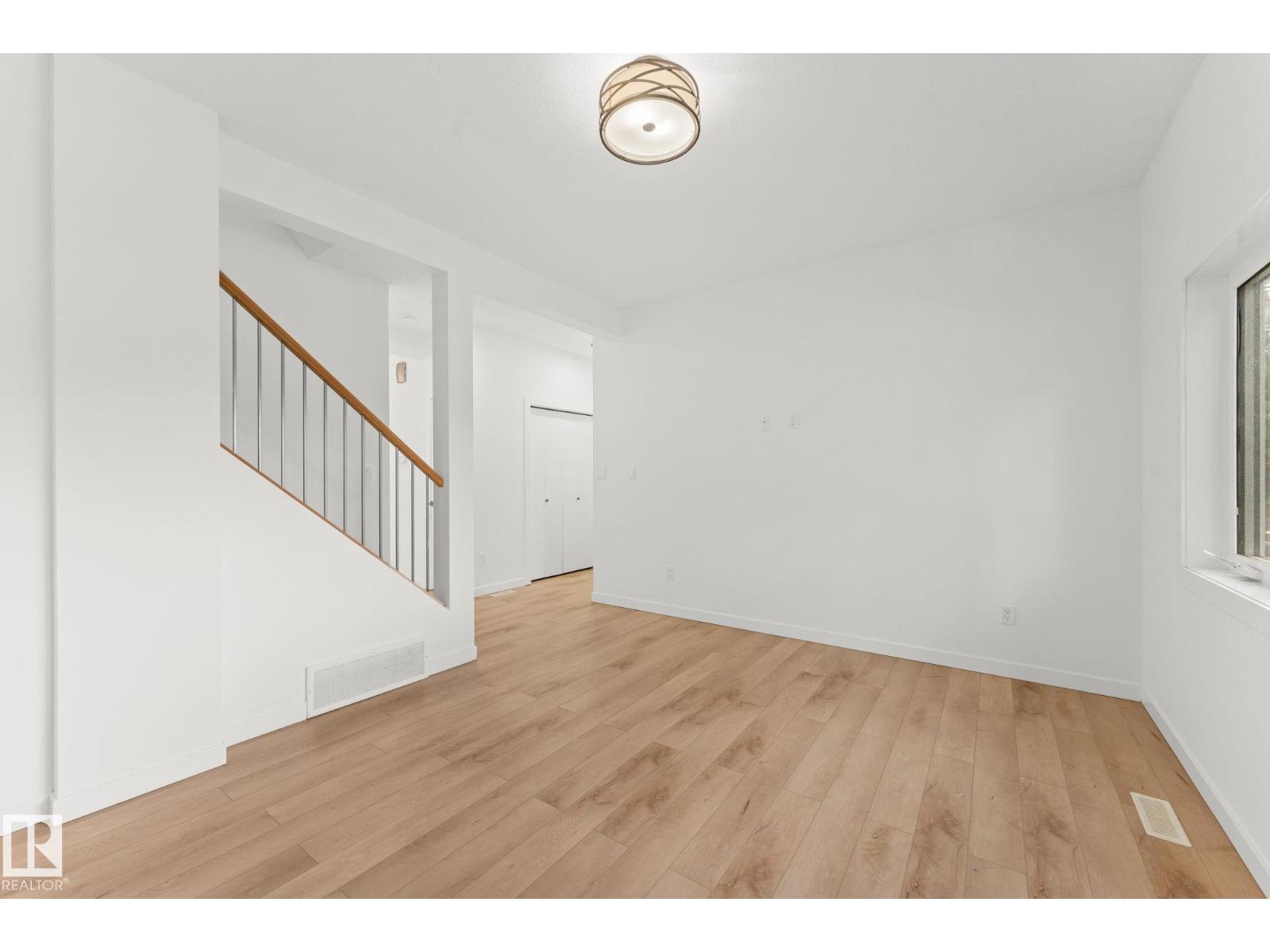 10825 93 ST NW - Image 13