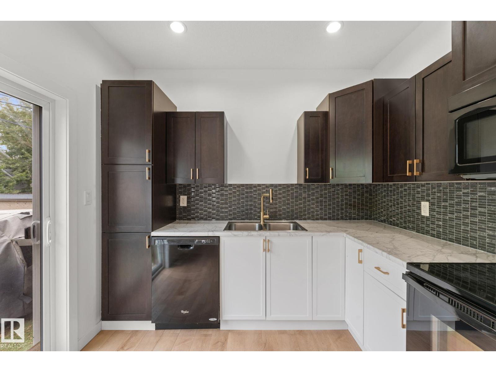 10825 93 ST NW - Image 20