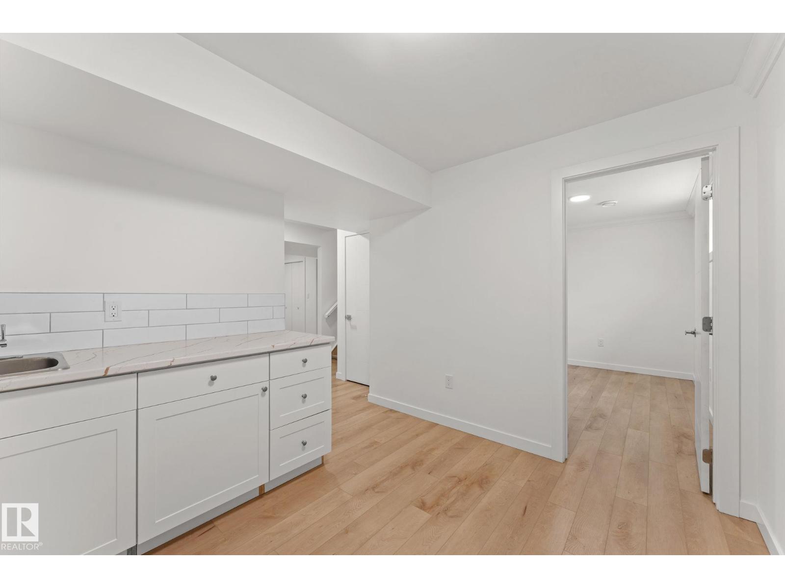 10825 93 ST NW - 42