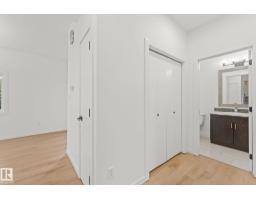 10825 93 St Nw, Edmonton, AB T5H1Y7 Photo 15