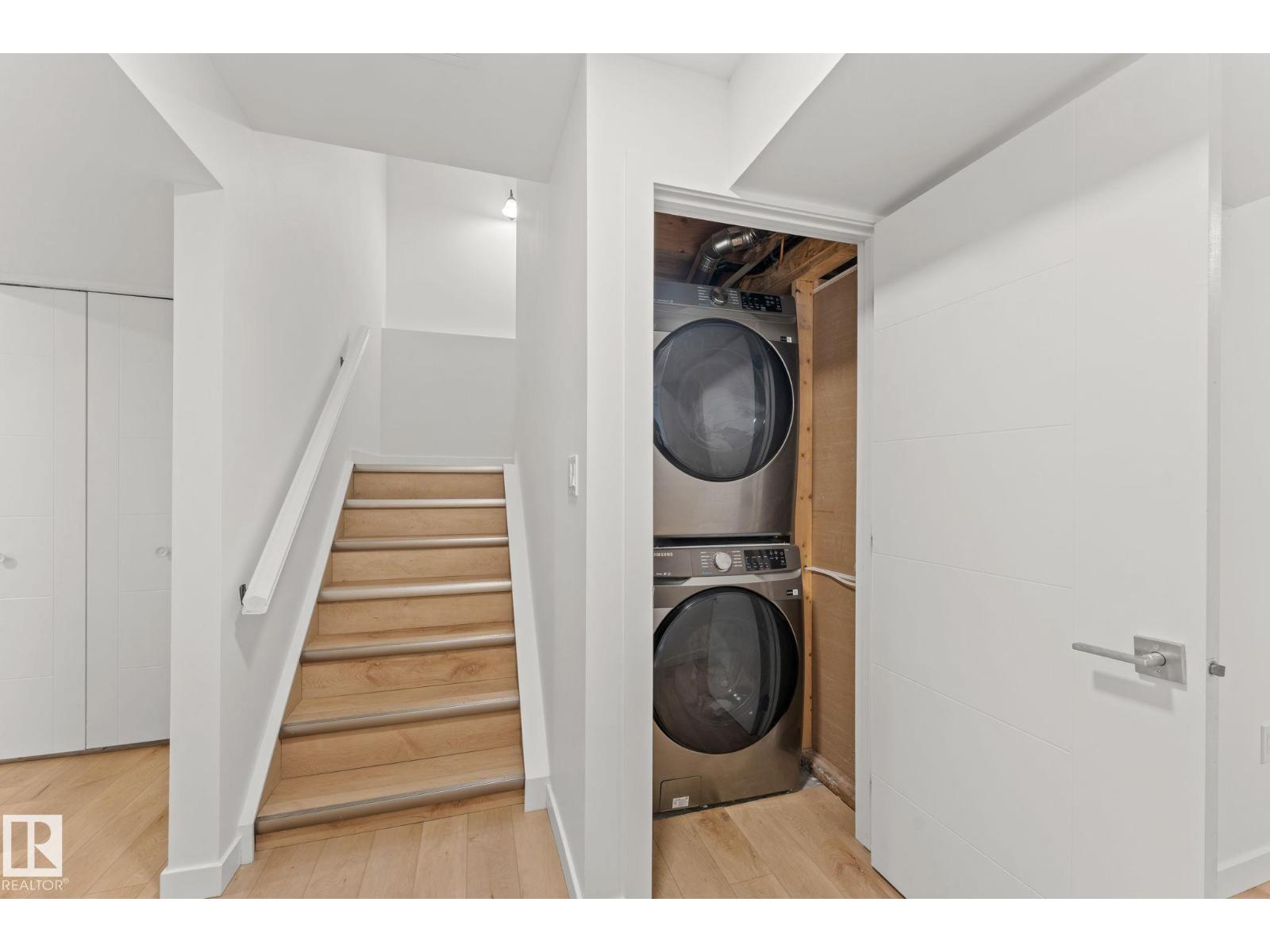 10825 93 ST NW - 35