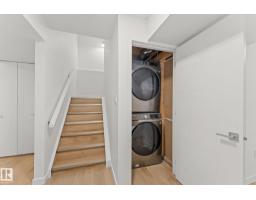 10825 93 St Nw, Edmonton, AB T5H1Y7 Photo 35