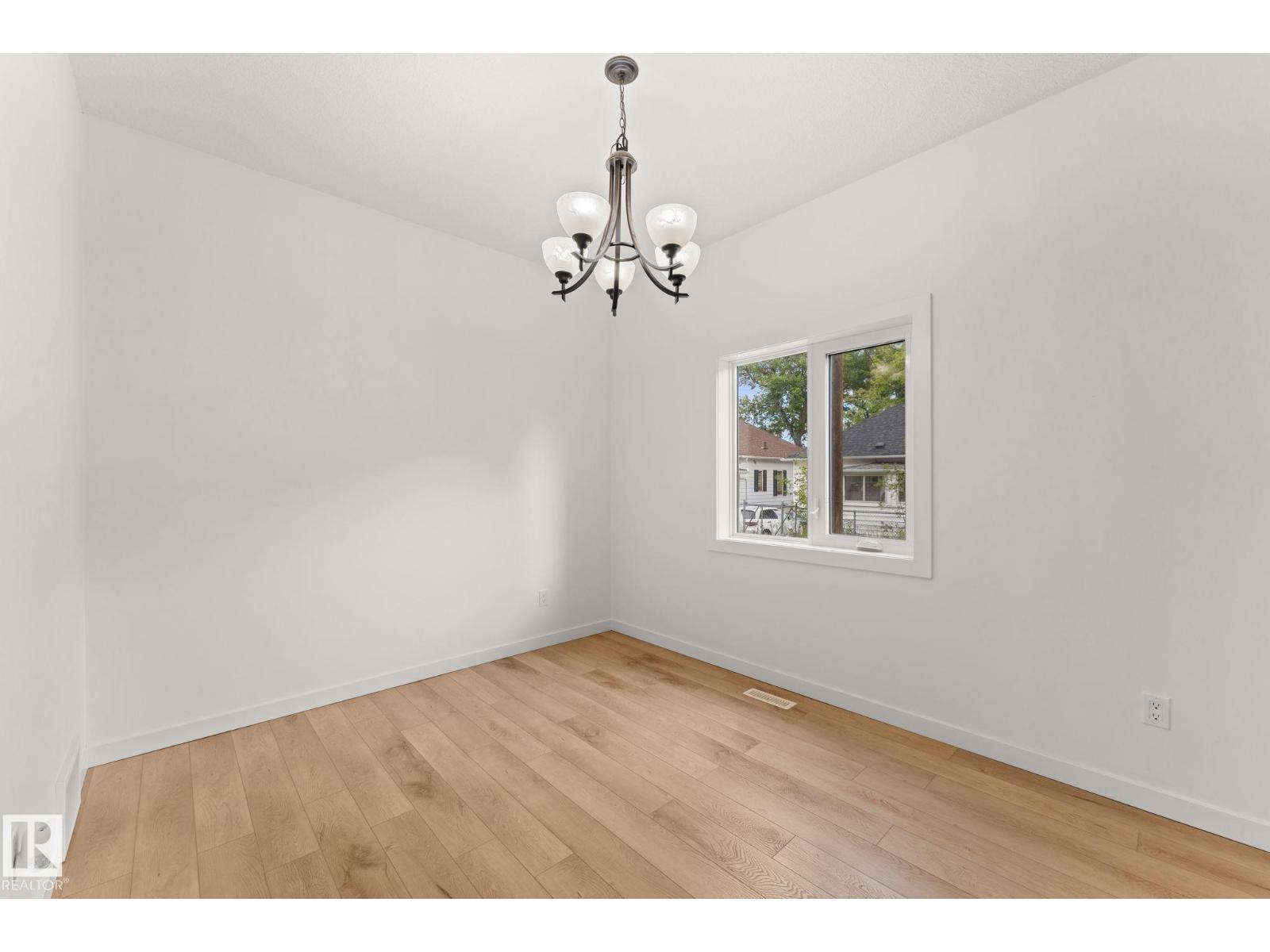 10825 93 ST NW - 16