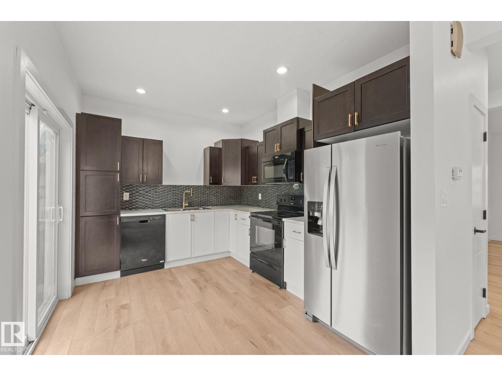 10825 93 ST NW - 18