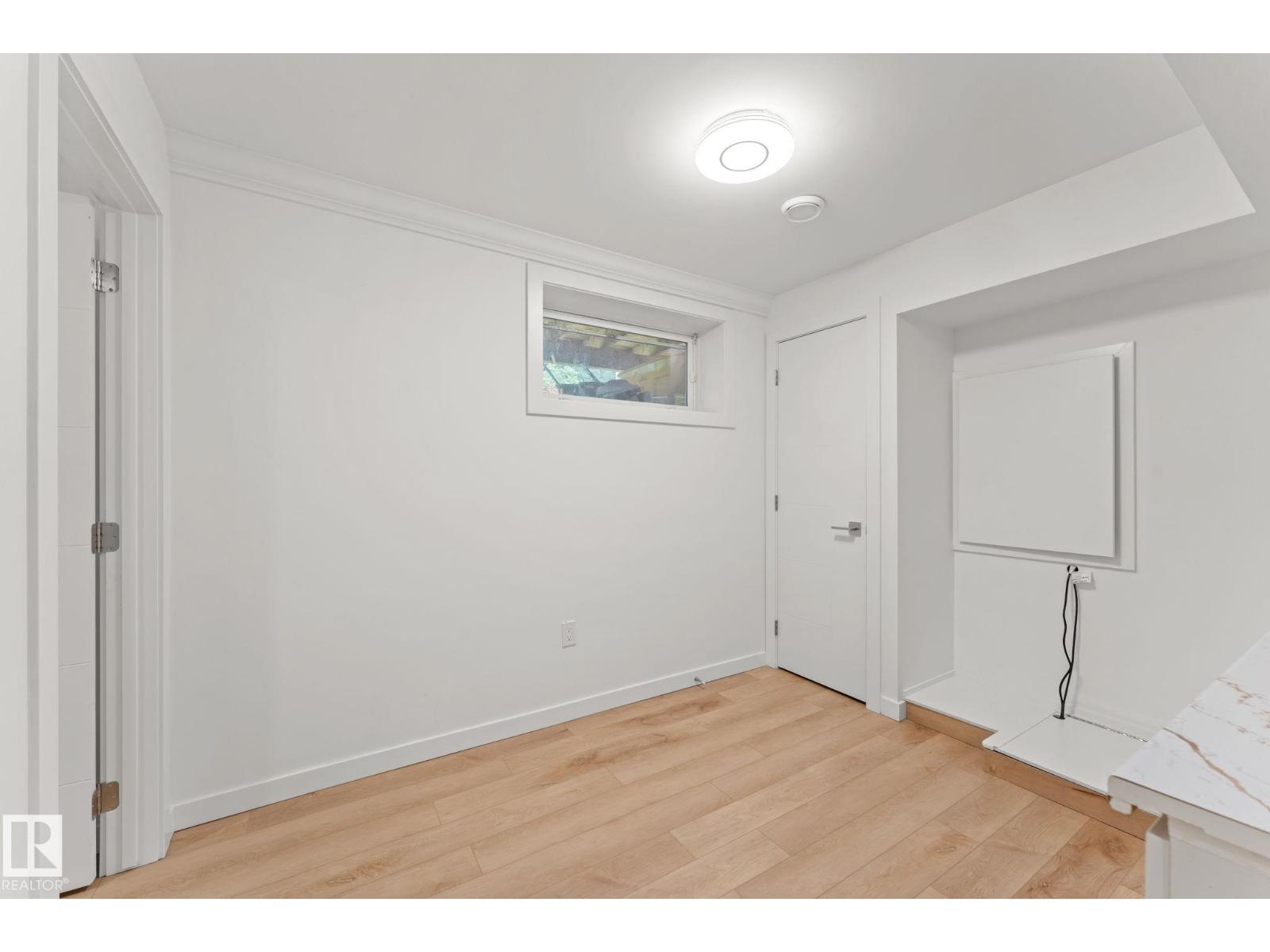 10825 93 ST NW - 41