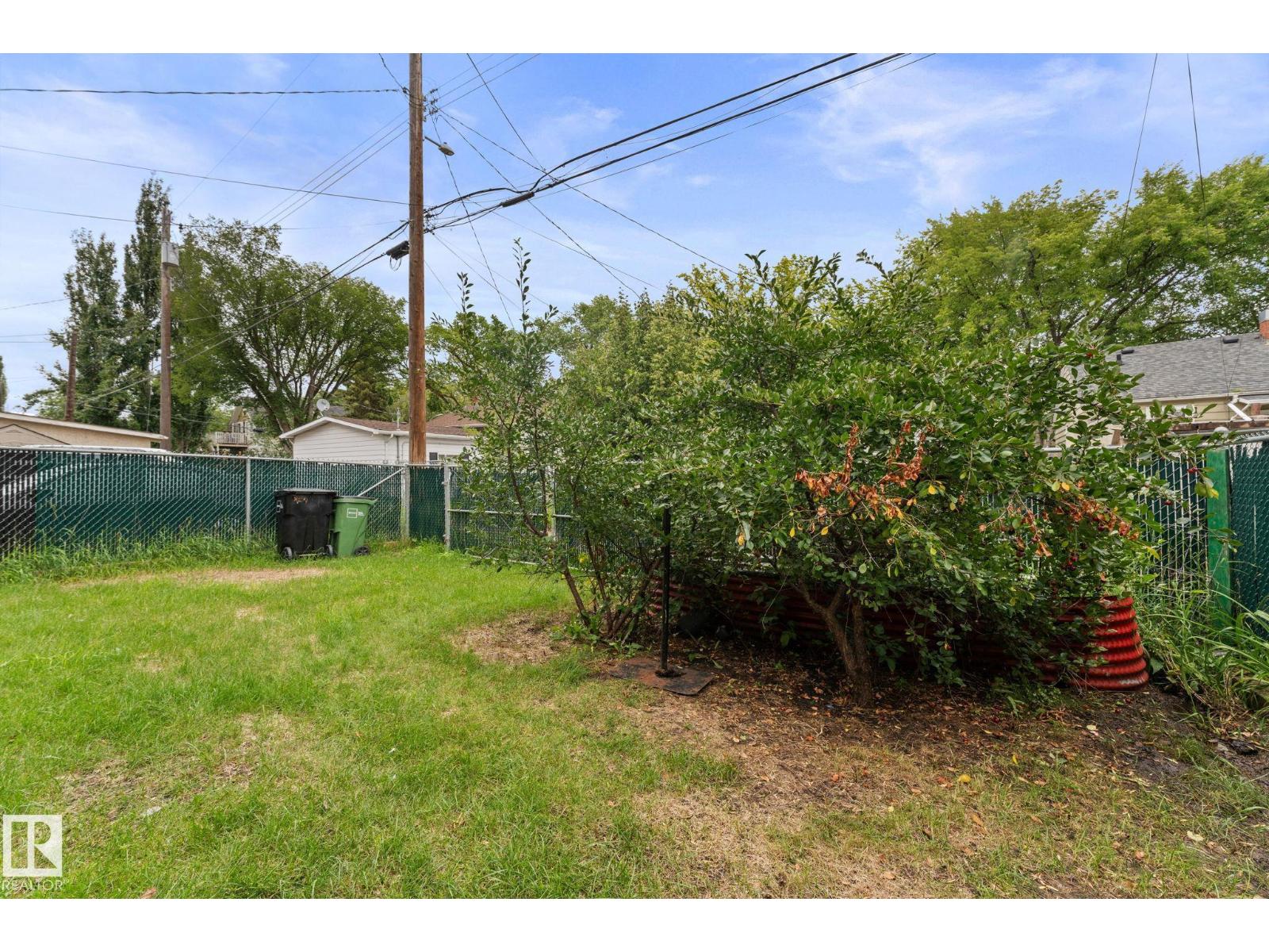 10825 93 ST NW - 49