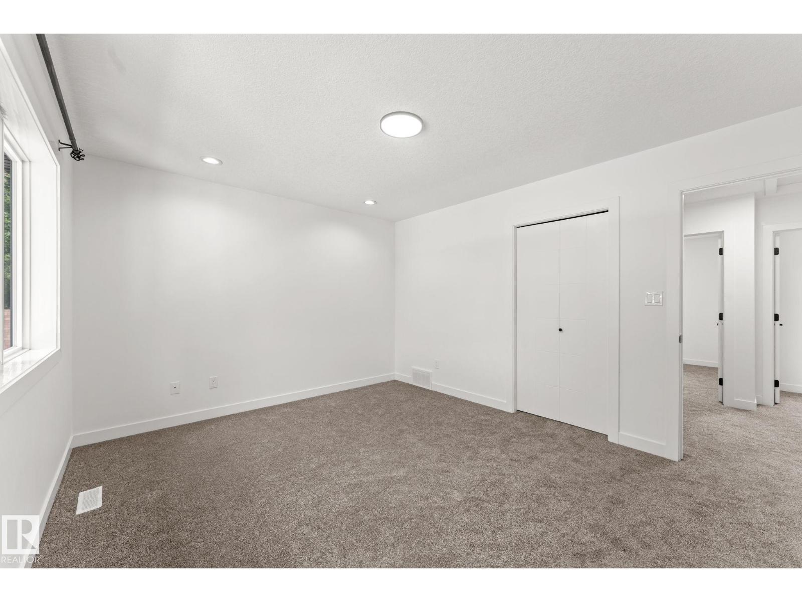10825 93 ST NW - 33