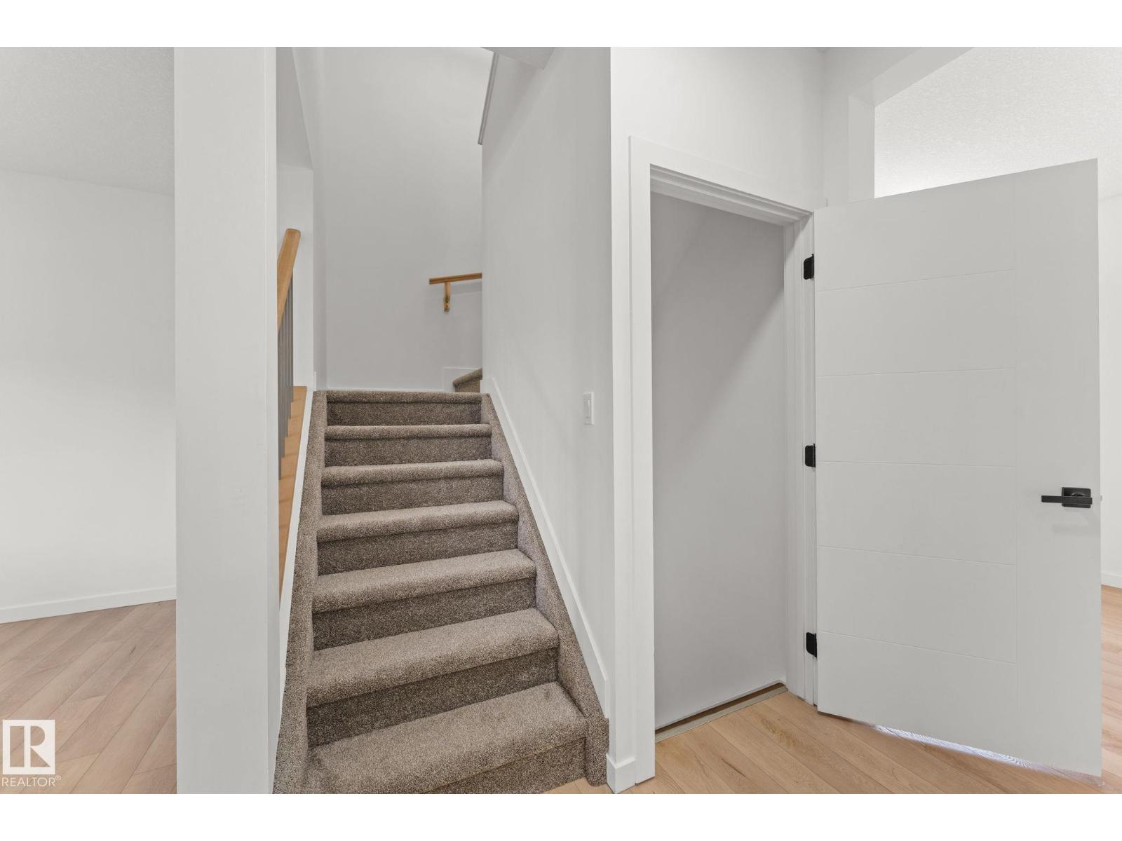 10825 93 ST NW - Image 22