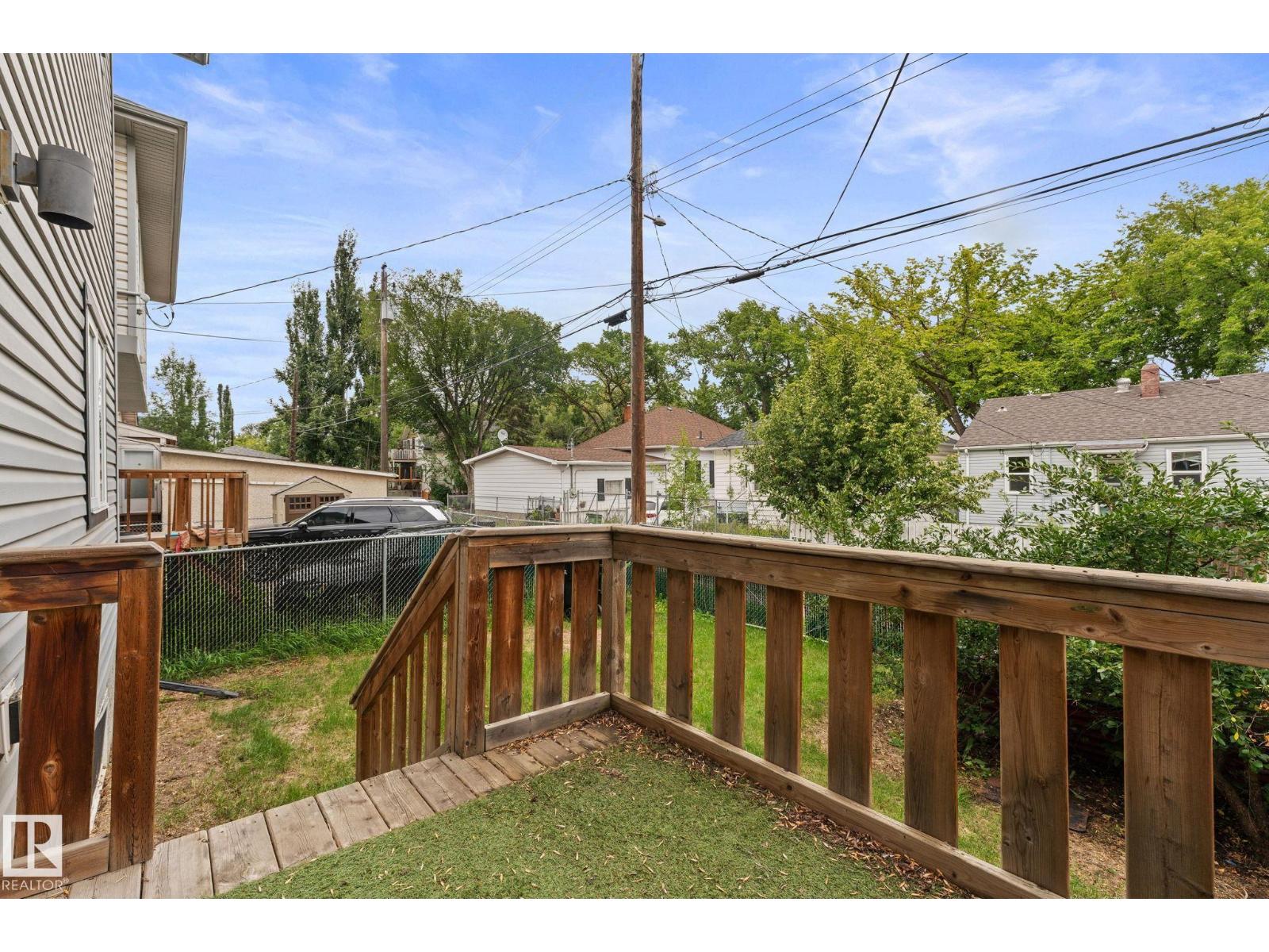 10825 93 ST NW - 50