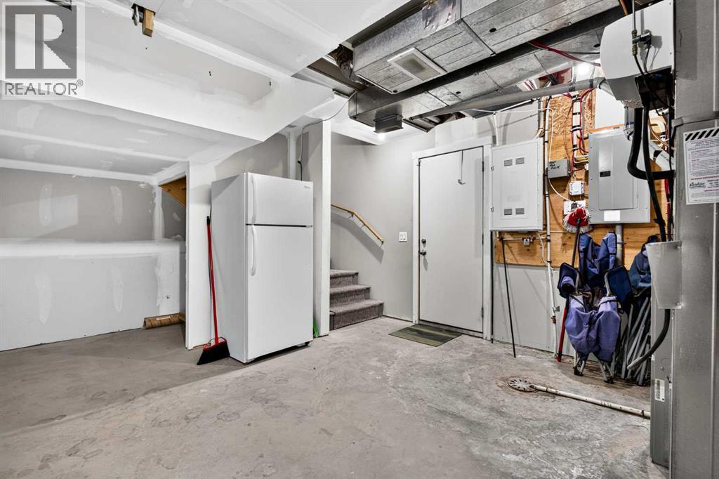 235 Mckenzie Towne Link SE - 32