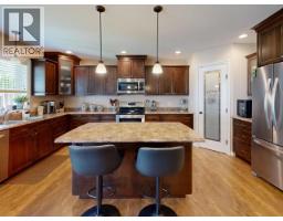 4106 Bowness Ave, Powell River, BC V8A5V6 Photo 17