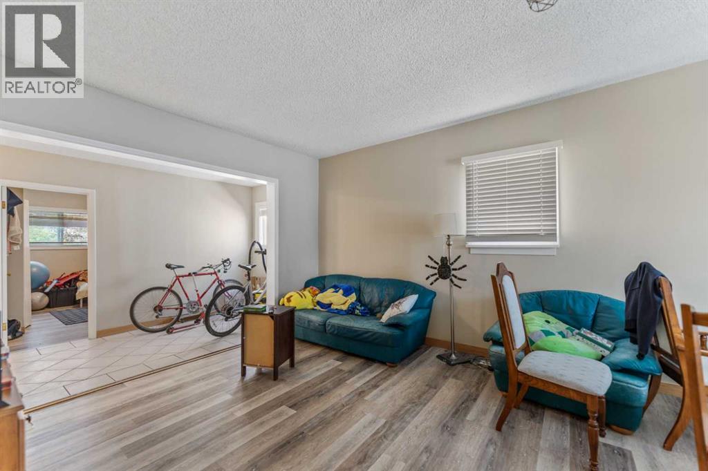 1407 28 Street SW - 18