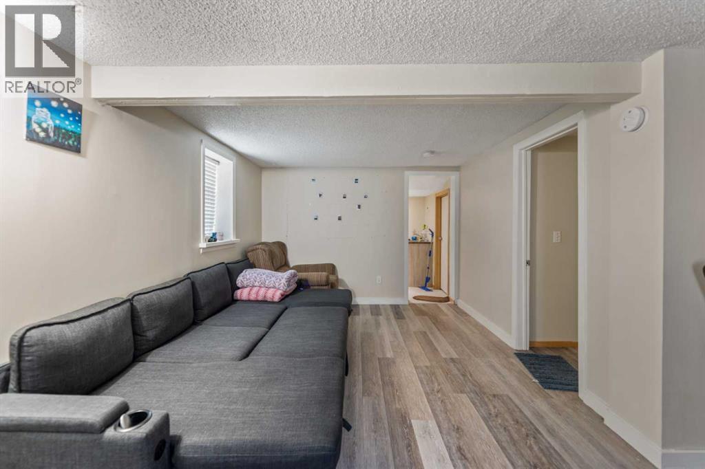 1407 28 Street SW - 30