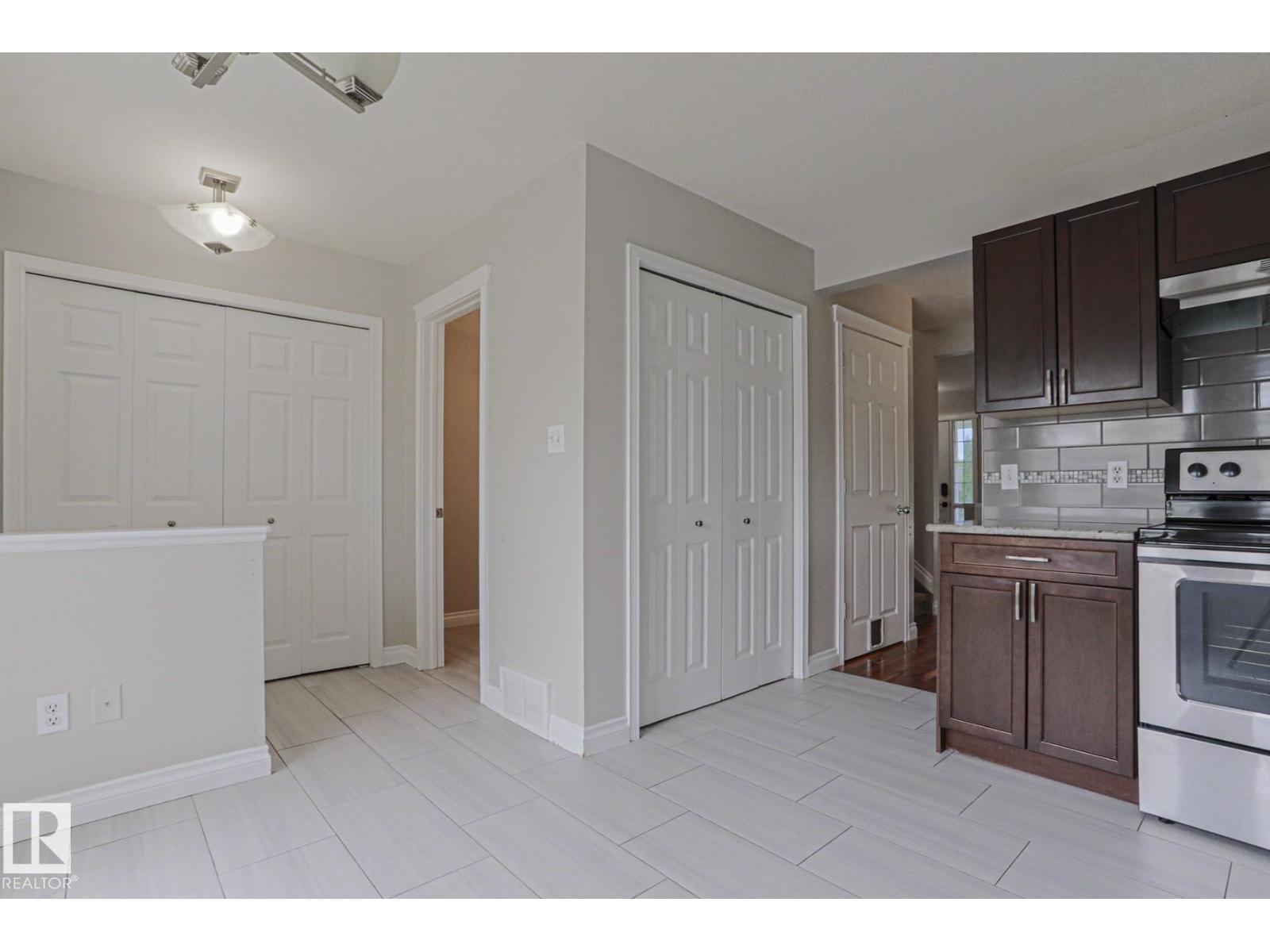 4 LANDSDOWNE DR - 14