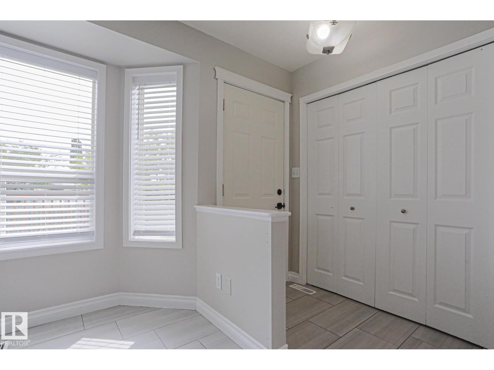 4 LANDSDOWNE DR - Image 15