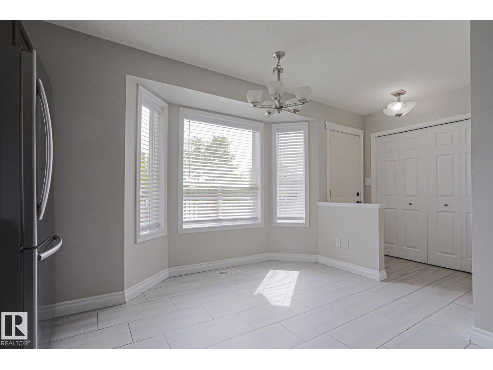 4 LANDSDOWNE DR - Image 16