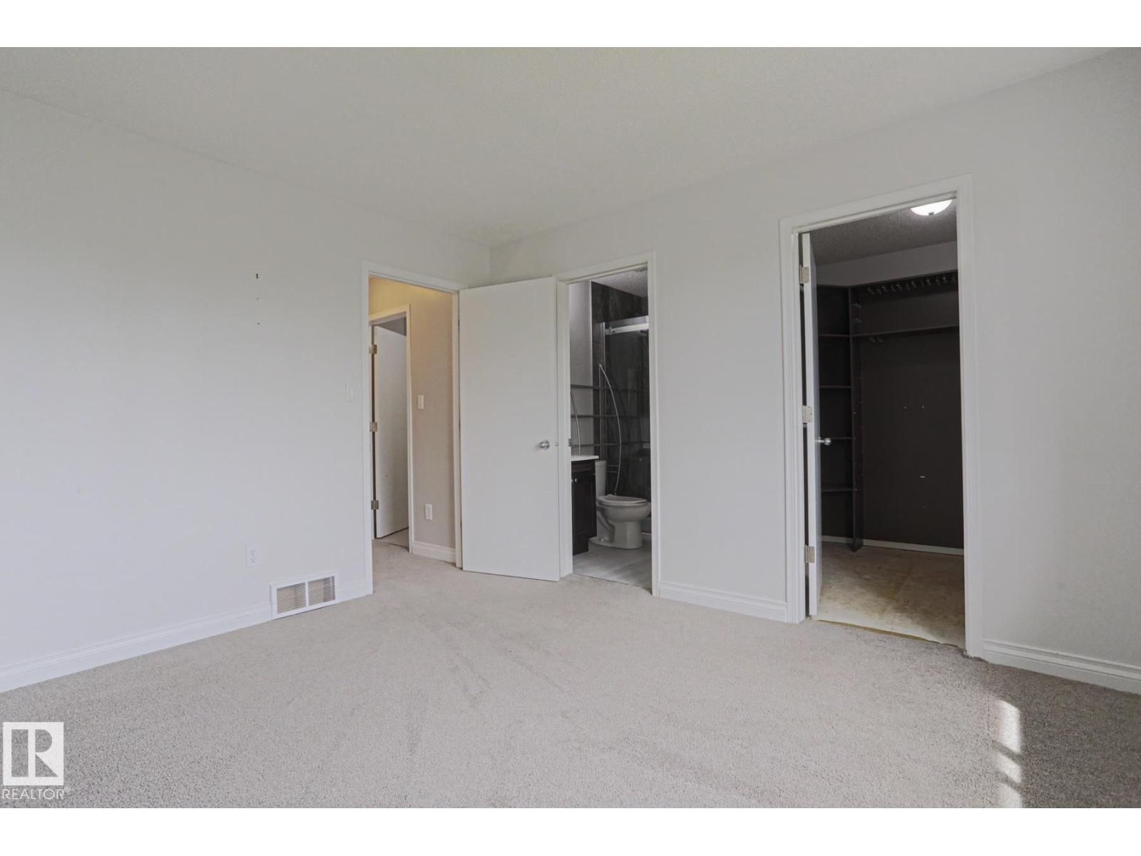 4 LANDSDOWNE DR - 22