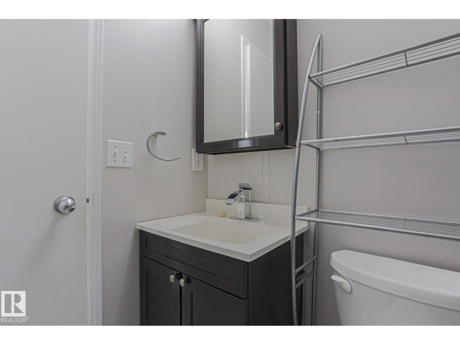 4 LANDSDOWNE DR - Image 24