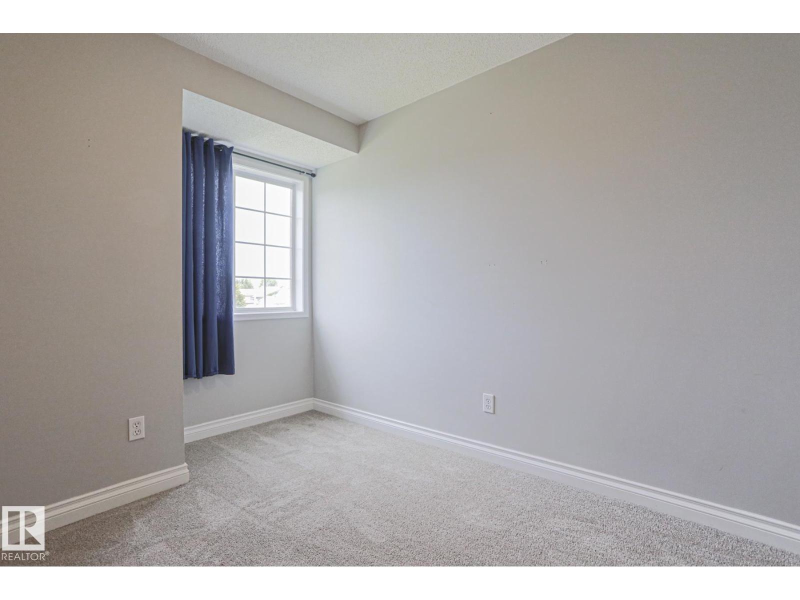 4 LANDSDOWNE DR - Image 31