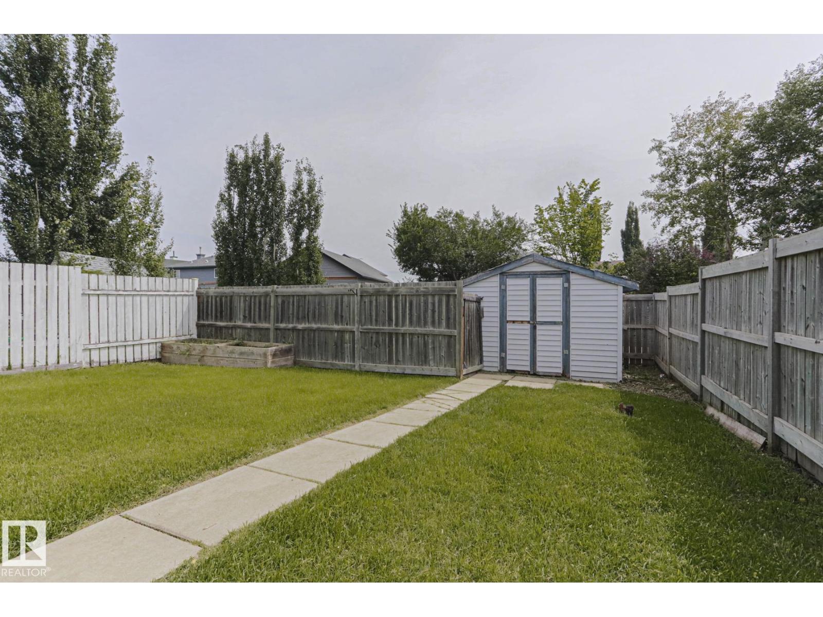 4 LANDSDOWNE DR - 44