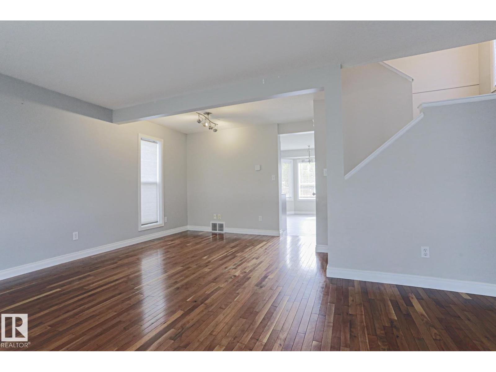 4 LANDSDOWNE DR - 6