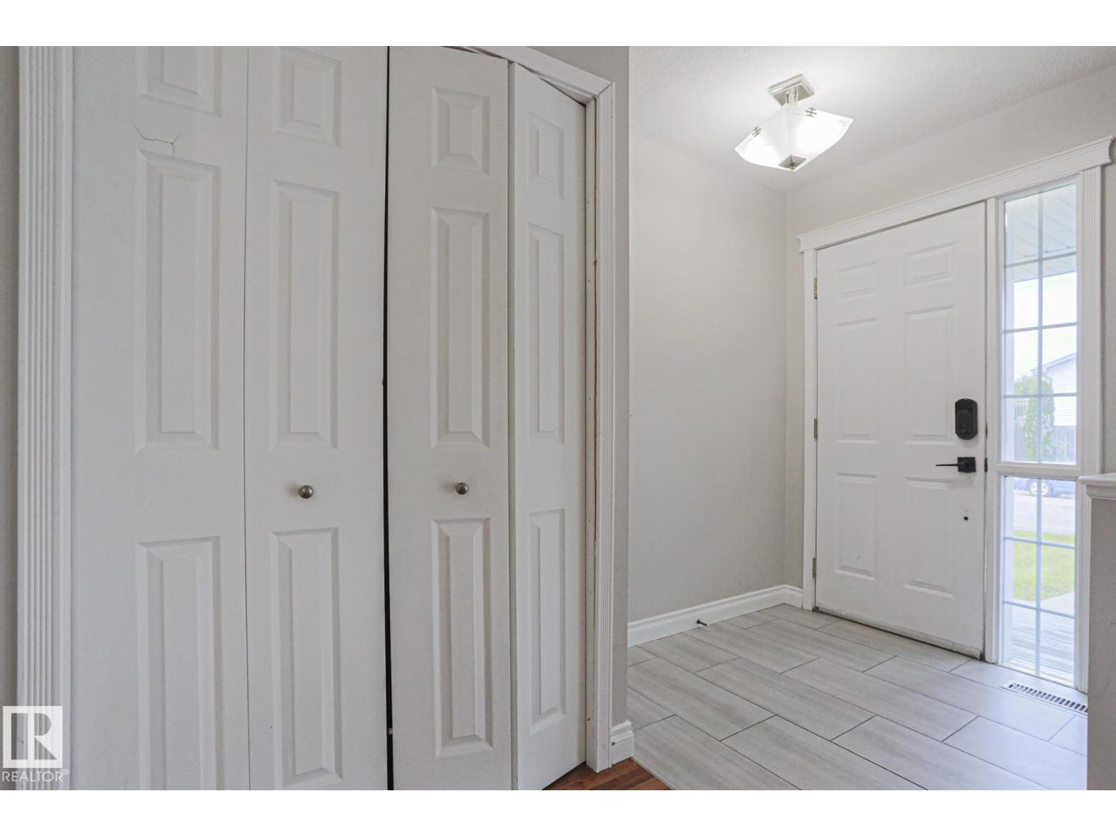 4 LANDSDOWNE DR - Image 7