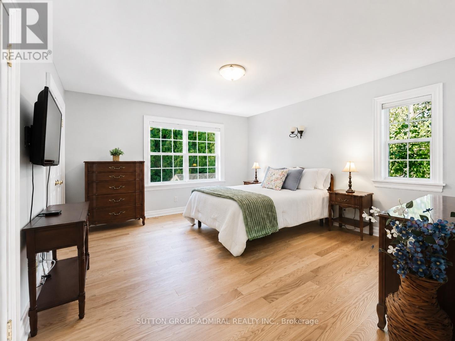 54 STARLIGHT CRESCENT - 18