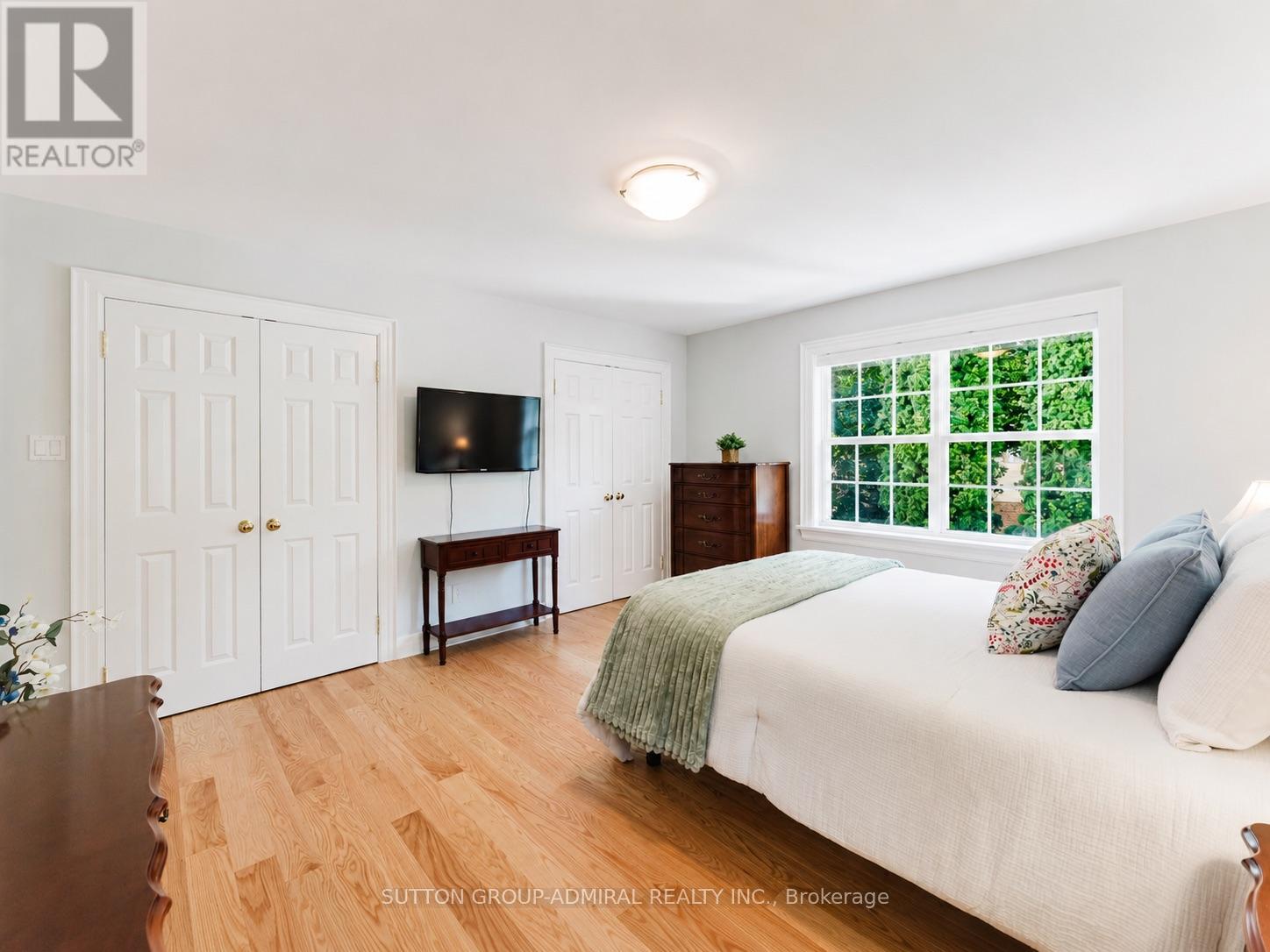 54 STARLIGHT CRESCENT - 19