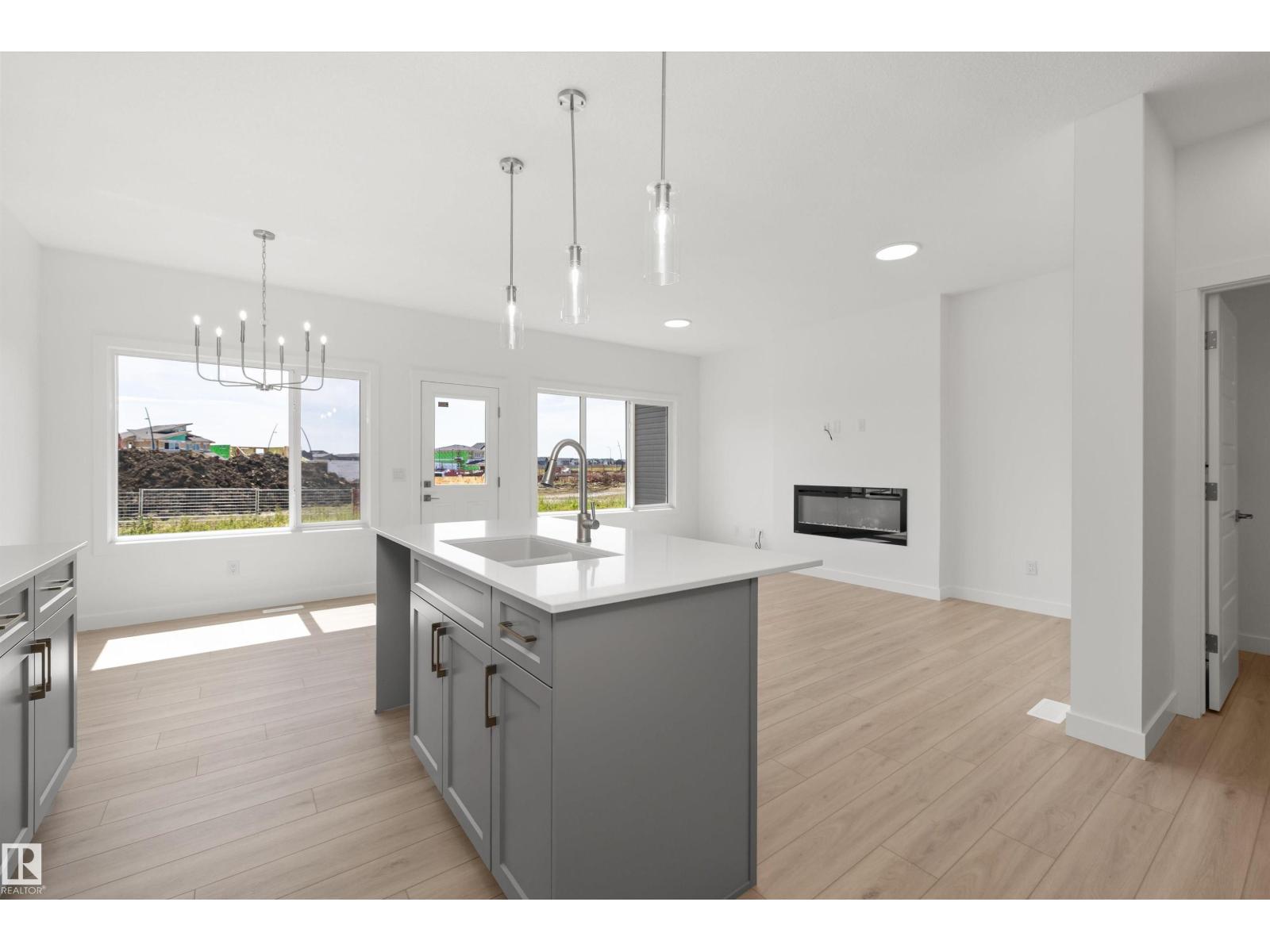 18923 28 AV NW - 21