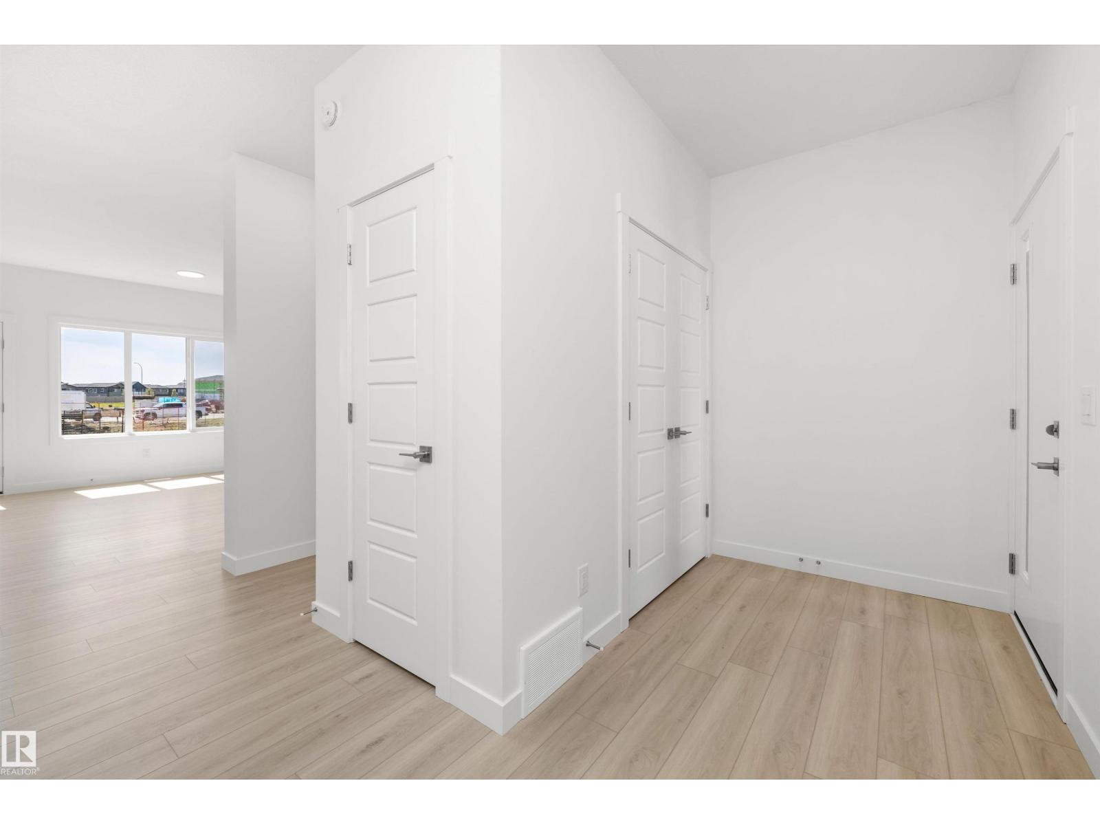 18923 28 AV NW - 4