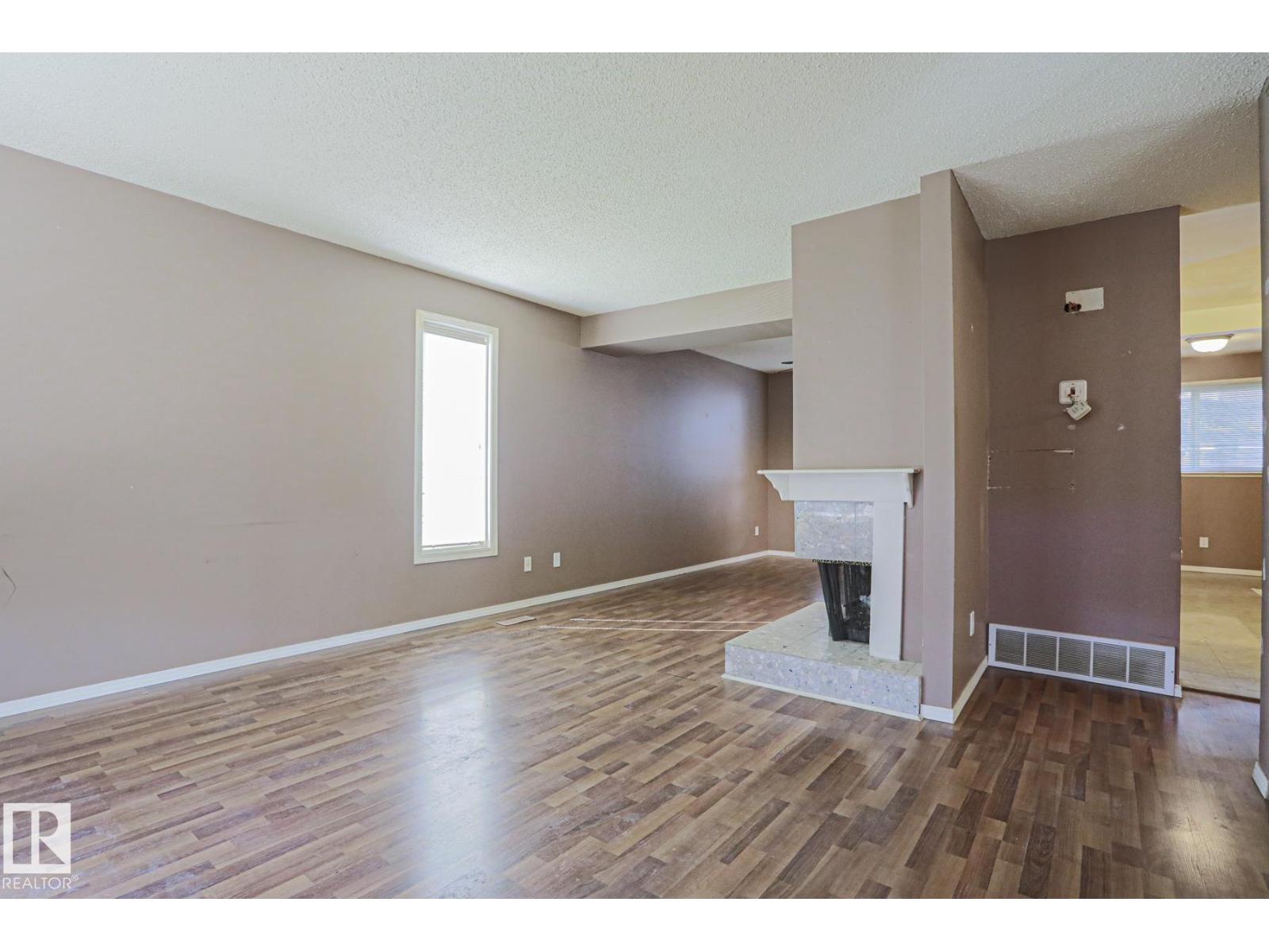 #45 1651 46 ST NW - 5